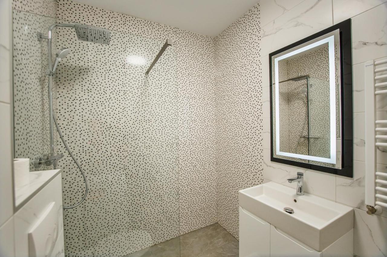 Fantastic Apartment At Prima Residence オラデア エクステリア 写真